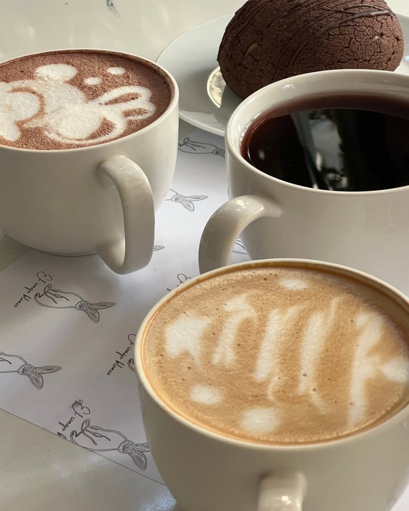 En Conejo blanco encontrarás un menú de desayunos todo el día.