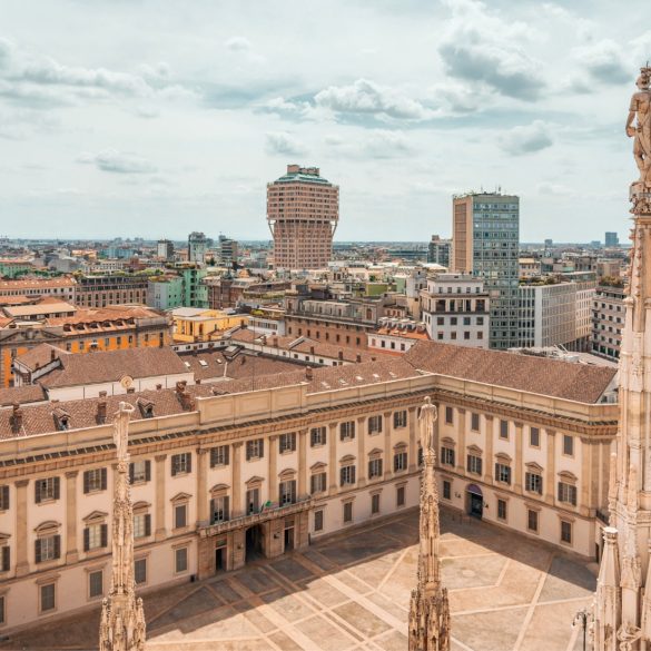 Milán